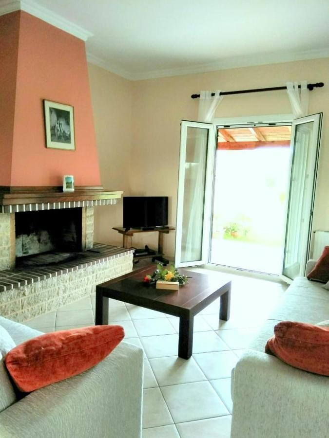 Lonelia'S Family Homes Lefkimmi  Luaran gambar