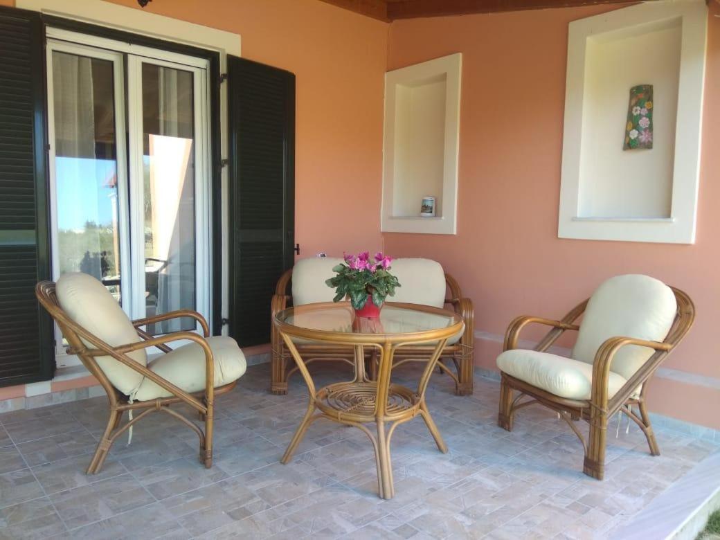 Lonelia'S Family Homes Lefkimmi  Luaran gambar